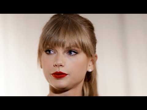 VIDEO : Jury Selection Begins In Taylor Swift Case