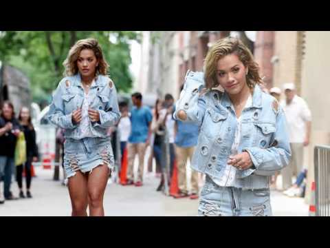 VIDEO : Rita Ora Looks Fabulous in New York City