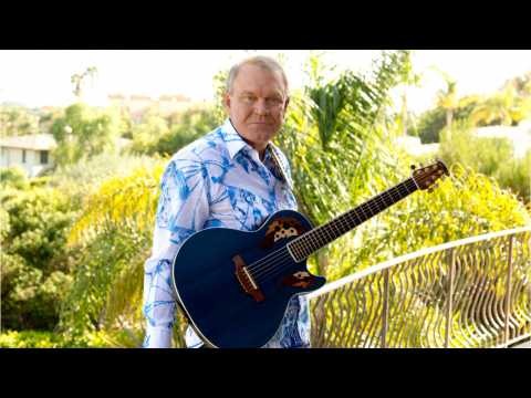 VIDEO : Musicians React to Country Star Glen Campbell's Death