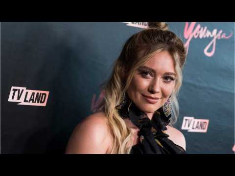 VIDEO : Hilary Duff PDAs With New Boyfriend In LA