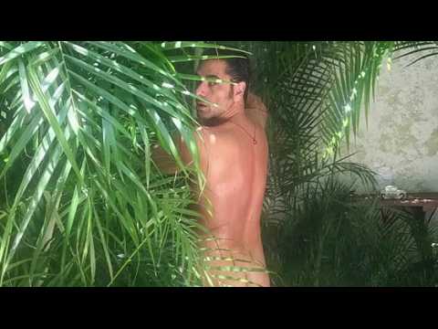 VIDEO : A Look at John Stamos' Naked 54th Birthday Celebration