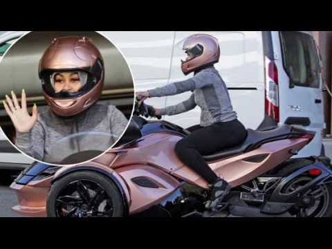 VIDEO : Blac Chyna Whips Around LA on a Tricked-Out Trike