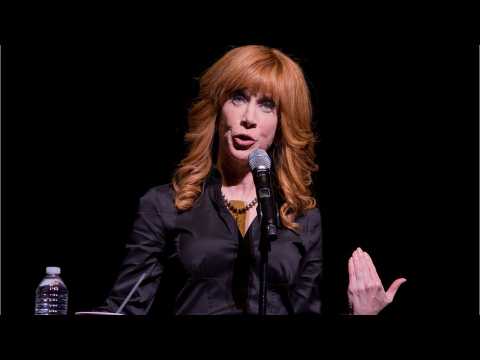 VIDEO : Kathy Griffin Shaves Head To Support Sister With Cancer