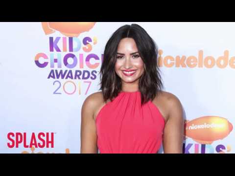 VIDEO : Demi Lovato Doesn't Like Being Called 'Bi-Polar'