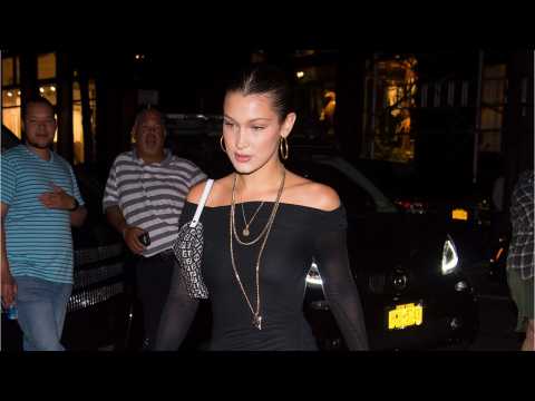 VIDEO : Bella Hadid Laughs Off Tumble Down the Stairs