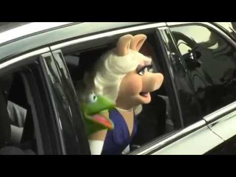 VIDEO : Feud Continues Between Kermit Actor And Muppets Studio