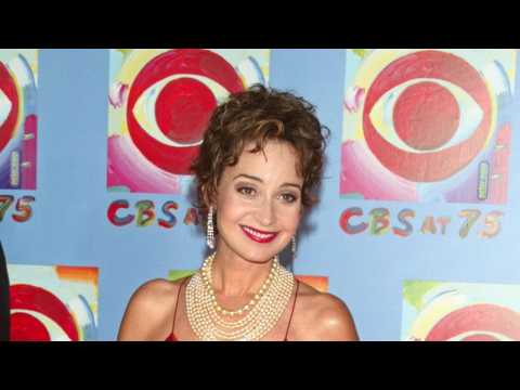 VIDEO : Annie Potts Joins Cast of CBS' 'Young Sheldon'
