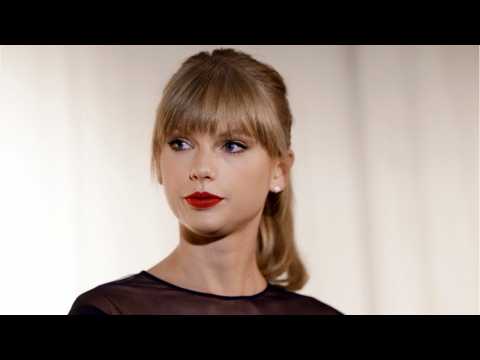 VIDEO : Taylor Swift takes stand in groping trial