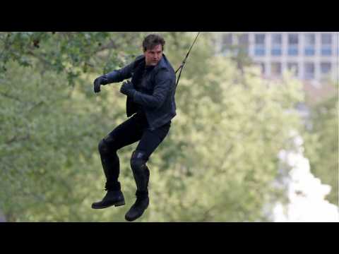 VIDEO : Tom Cruise Injured Performing Mission: Impossible Stunt