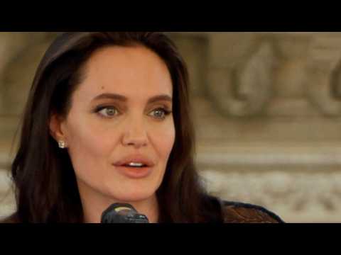 VIDEO : How Jon Voight And Angelina Jolie Mended Their Father-Daughter Relationship