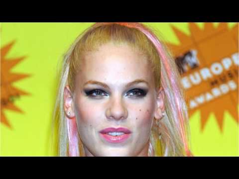 VIDEO : Pink To Get Vanguard Award At MTV Video Music Awards