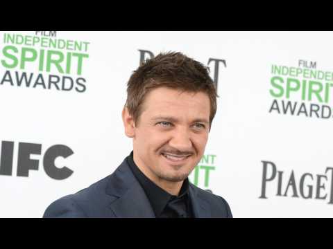 VIDEO : Jeremy Renner's Hawkeye Will Look Different in 'Infinity War'