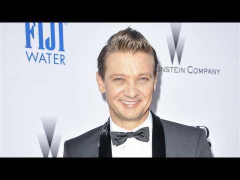 VIDEO : Jeremy Renner Has Only The Best Things To Say About 'Wind River' Director