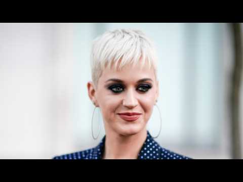 VIDEO : Katy Perry Takes On Hosting Gig For MTV