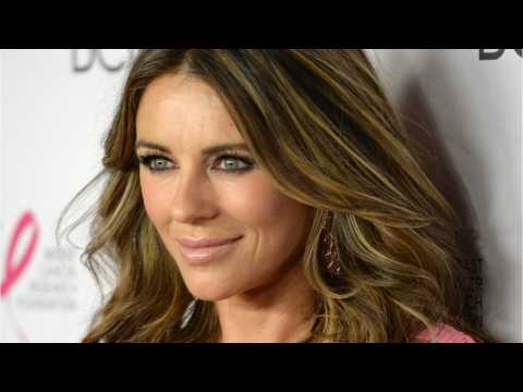 VIDEO : Elizabeth Hurley And David Foster Are Dating