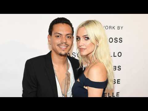 VIDEO : Ashlee Simpson Piles on the PDAs with Husband Evan Ross