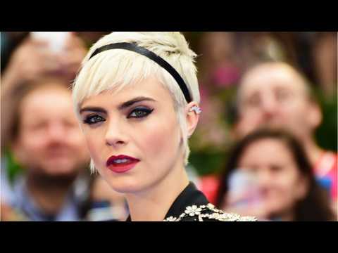 VIDEO : Cara Delevingne's Strange Experience With Reading the Valerian Script