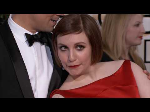 VIDEO : Lena Dunham gets blasted for calling out flight attendants