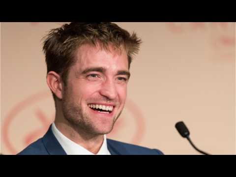VIDEO : Robert Pattinson Jokes About Rough Conditions On New Film