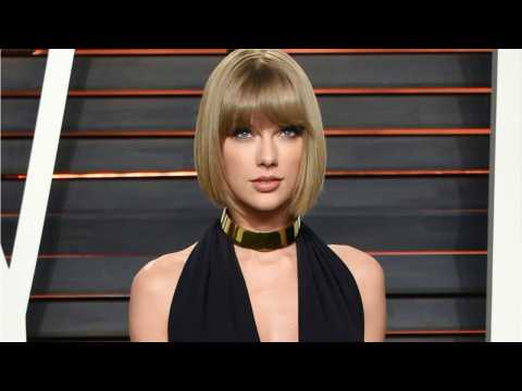 VIDEO : Taylor Swift Prepares To Battle DJ In Court Over Groping Allegations