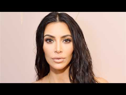 VIDEO : Kim Kardashian to Launch KKW Beauty Powder Contour and Highlight Kits