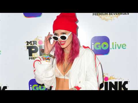 VIDEO : Bella Thorne Sports Bodysuit And Glitter At LA Nightclub
