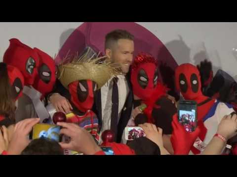 VIDEO : Ryan Reynolds Imagines Deadpool Fighting W/ The Avengers