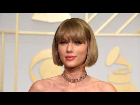 VIDEO : Taylor Swift Goes Blank on Social Media, Sending Fans into Frenzy