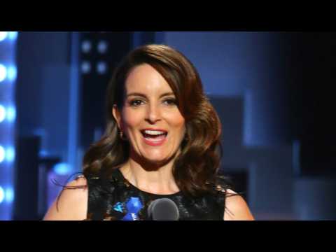 VIDEO : Tina Fey and Jimmy Fallon Boost SNL