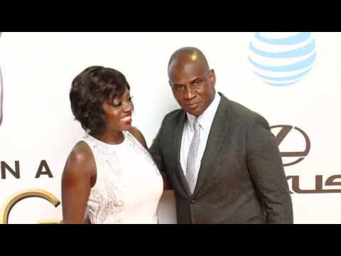 VIDEO : Viola Davis And Julius Tennon Fight For Public Education