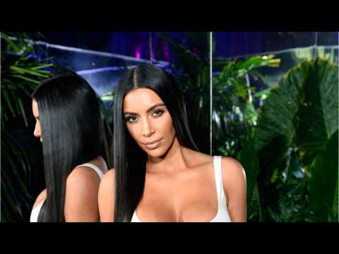 VIDEO : Kim Kardashian and Kanye West Snap Their Couple's Getaway