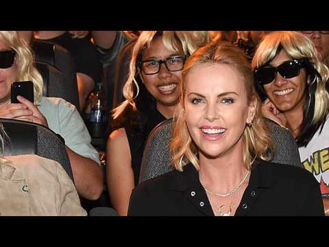 VIDEO : Charlize Theron Speaks Out For Women At Comic Con