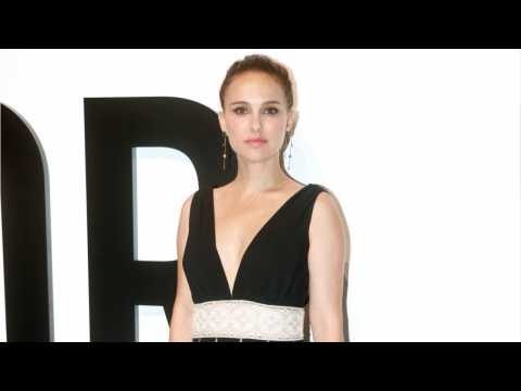 VIDEO : Natalie Portman Beaming Post-Baby at Dior Event