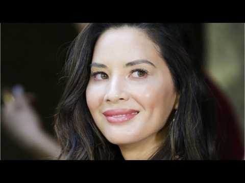 VIDEO : Olivia Munn Ignored When Reporting A Sex Offender On ?Predator?