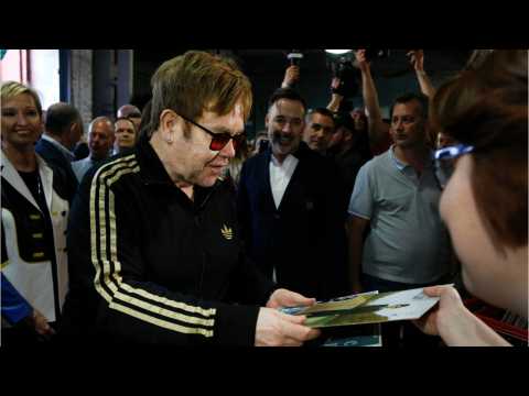 VIDEO : Elton John Begins Farewell Tour