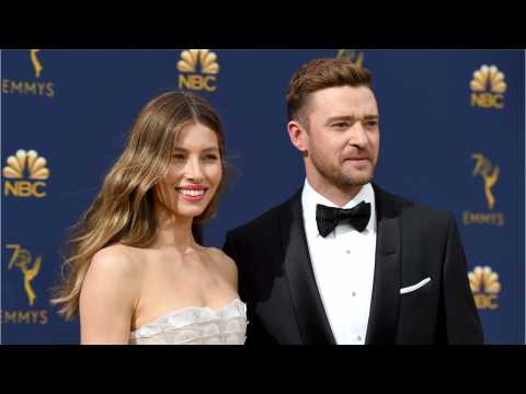 VIDEO : Justin Timberlake and Jessica Biel shared a secret signal on the Emmys red carpet with their