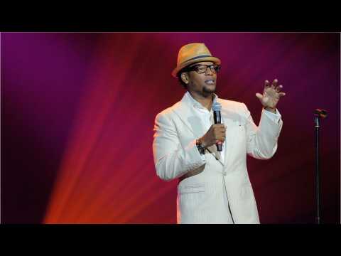 VIDEO : D.L. Hughley Thinks Comedy Is Necessary Nowadays
