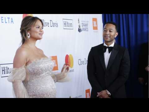 VIDEO : Chrissy Teigen Says John Legend 'Cooked Seven Days A Week' While She Was Pregnant