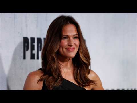 VIDEO : Jennifer Garner Takes Tips From Reese