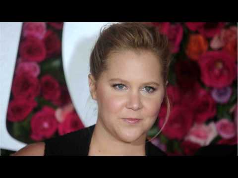 VIDEO : Amy Schumer Is Tired Of The #MeToo Jokes