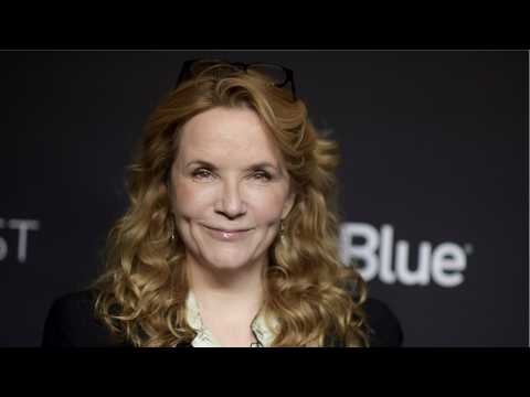 VIDEO : Lea Thompson Pitched A 'Howard the Duck' Reboot To Marvel And They Loved It