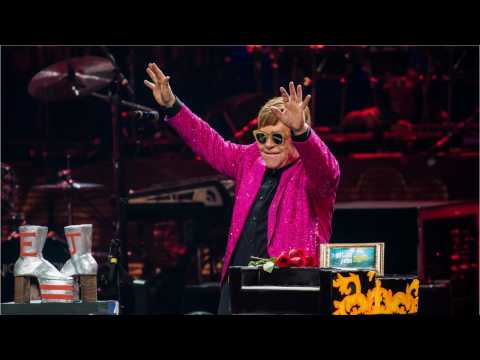 VIDEO : Elton John Adds Additional Dates To North America Farewell Tour