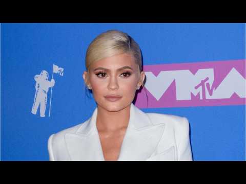 VIDEO : Kylie Jenner's Skin Care Line