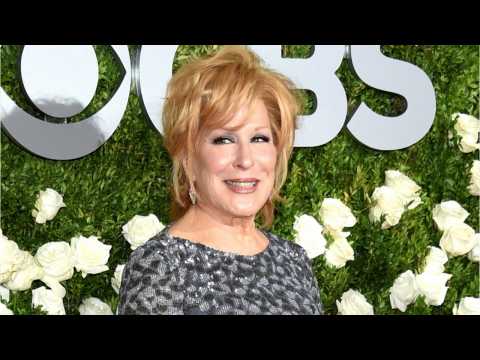 VIDEO : Bette Midler Apologizes For Tweet That Caused Backlash