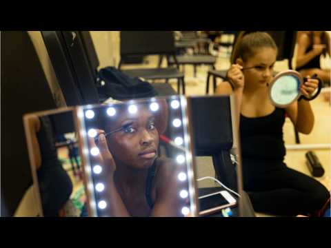 VIDEO : Orange Blush Will Be Trending This Fall