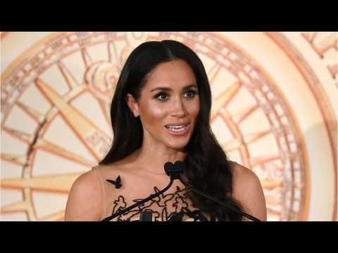 VIDEO : Meghan Markle Wears Extravagant Ballgown To Australian Geographic Society Awards