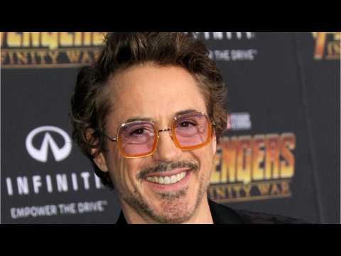 VIDEO : Robert Downey Jr. Celebrates Halloween With Marvel-Themed Pumpkins