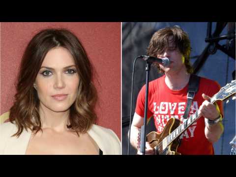 VIDEO : Ryan Adams Apologizes For Mandy Moore Marriage Tweets