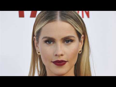 VIDEO : Claire Holt Pregnant With Her First Child