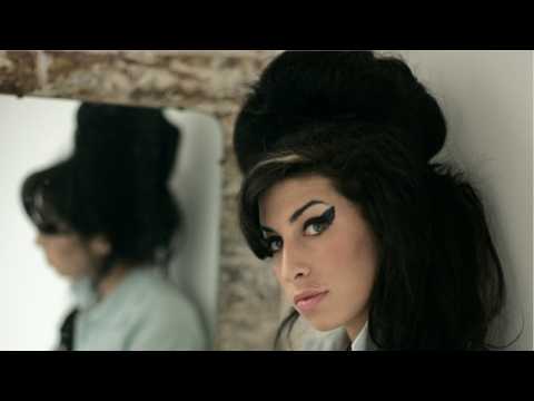 VIDEO : There Is An Amy Winehouse Biopic In Development